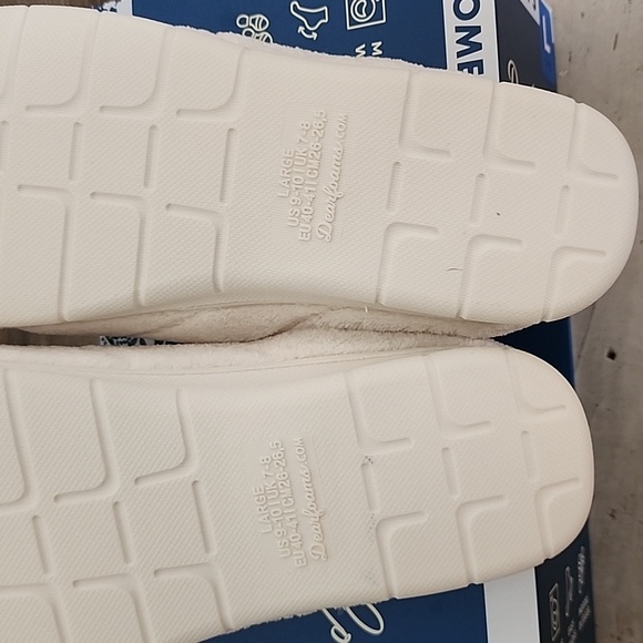 DEARFOAMS WOMAN'S  SLIPPERS - Picture 3 of 8